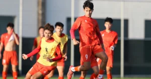 Đậu Hồng Phong Tạo Động Lực Cho U17 Việt Nam Trước Trận Đấu Với U17 Australia